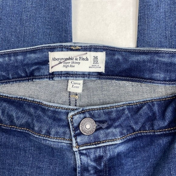 Abercrombie and Fitch Curve Love Distressed The Super Skinny High Rise Jeans - Picture 5 of 6